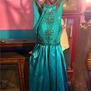 Elegant Green Prom Dress